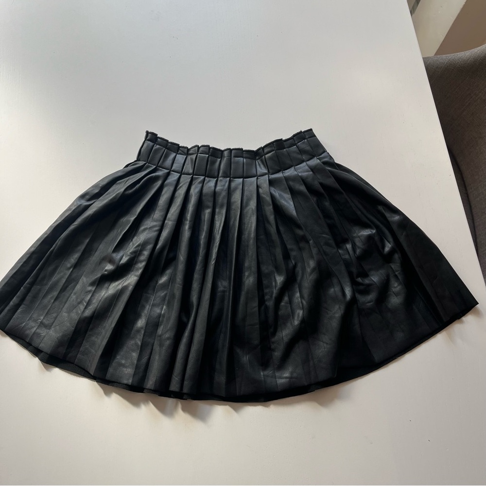Betsey Johnson Pleated Vegan Leather Mini Skirt with Built in Shorts Small